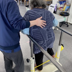 浴槽またぎ動作