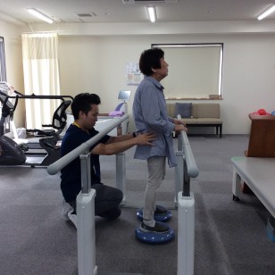 バランスクッションを用いた体幹トレーニング